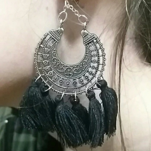 BOHEMIAN TASSEL BLACK DROP EARRING SET! - Picture 3 of 6